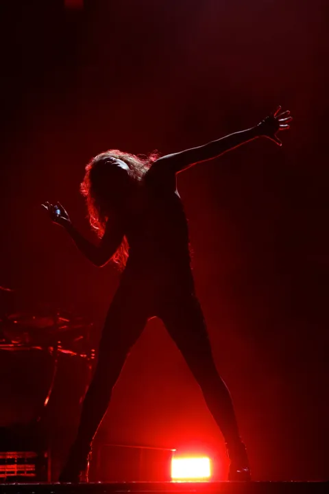 Shakira In Concert: El Dorado World Tour — кадр 11