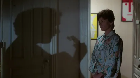 До свиданья, дорогая — кадр 9