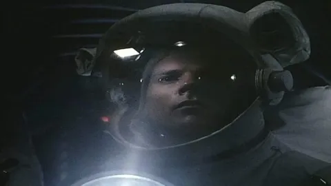 Темная сторона Луны — кадр 5