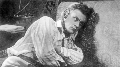 Третья Мещанская (Любовь втроём, Кровать и диван) — кадр 5