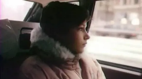 Третья планета — кадр 1