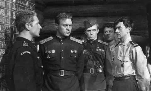 Нормандия - Неман — кадр 1