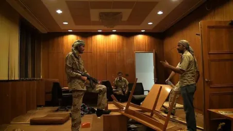 Навести и нажать — кадр 4